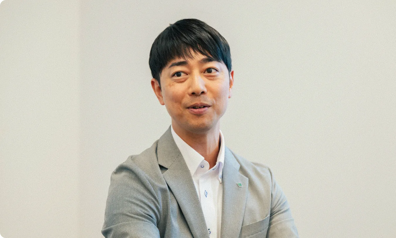 対談している写真