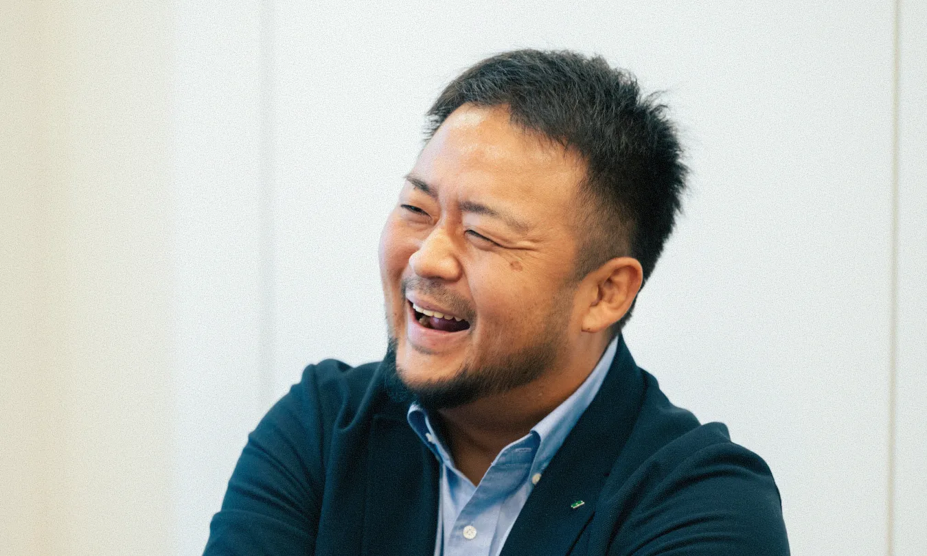 対談している写真